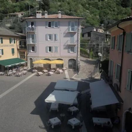 Attico Nel Borgo Apartment Тори дел Бенако Екстериор снимка