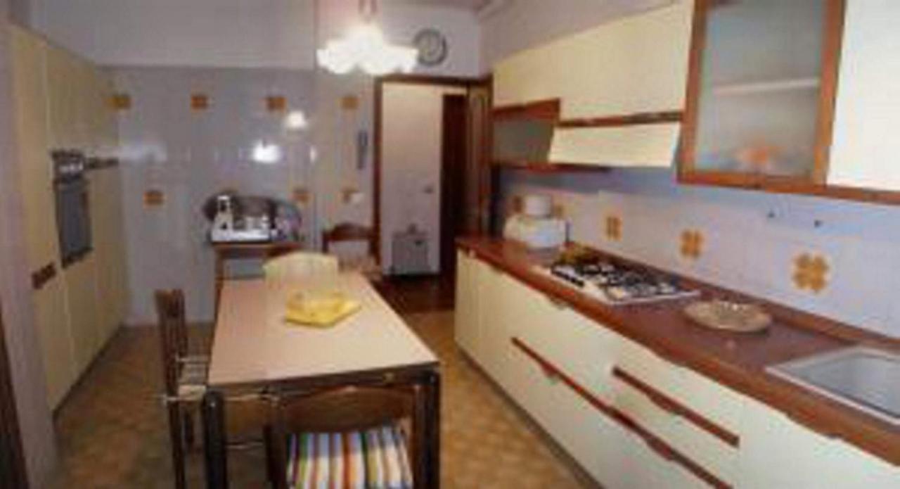Attico Nel Borgo Apartment Тори дел Бенако Екстериор снимка