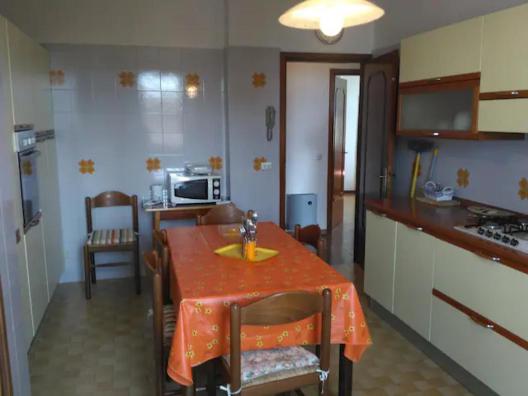Attico Nel Borgo Apartment Тори дел Бенако Екстериор снимка