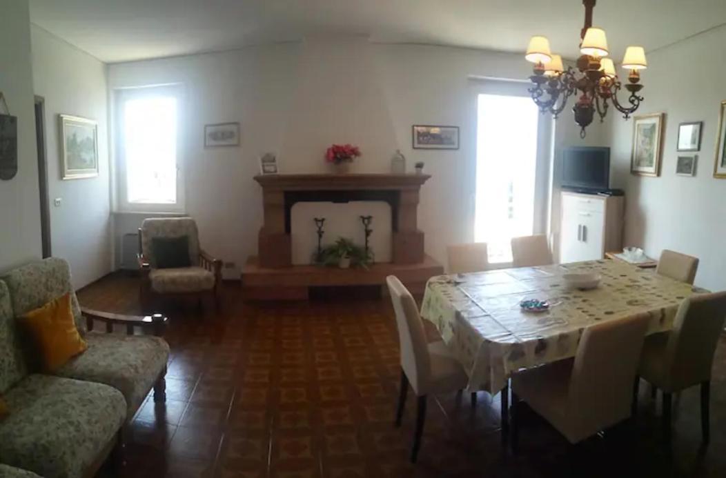 Attico Nel Borgo Apartment Тори дел Бенако Екстериор снимка